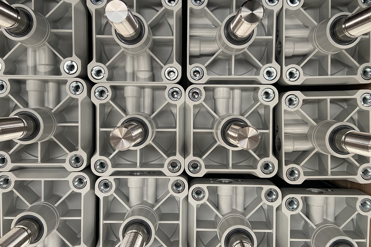 Cylinders for heavy duty application Ø160-320